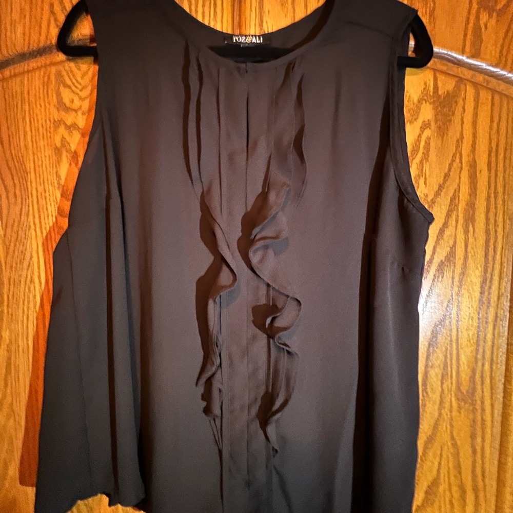 SOLD!! 2 for $12 💲⬇️ - Roz & Ali Women's Black Sleeveless Blouse